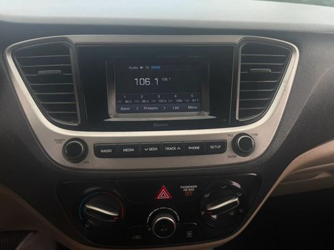 Used 2020 Hyundai Accent SE w/ Cargo Package FWD image 20