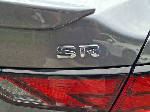 Used 2023 Nissan Sentra SR w/ SR Premium Package FWD image 30