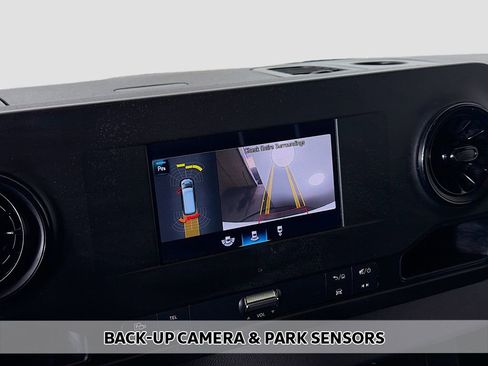 Used 2022 Mercedes-Benz Sprinter 2500 image 4