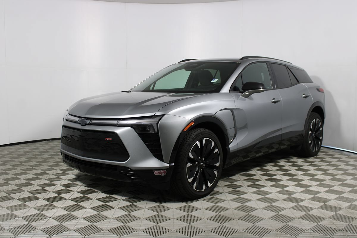 Used 2024 Chevrolet Blazer EV RS AWD/4WD image 3