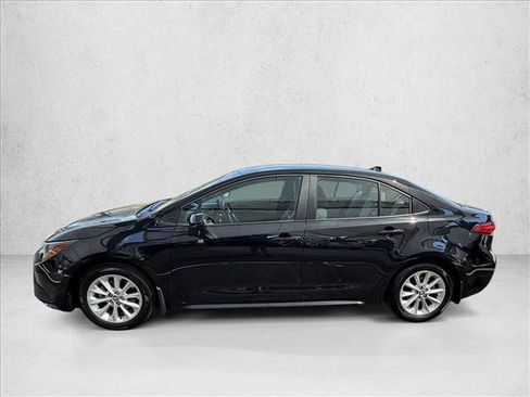 Used 2022 Toyota Corolla LE w/ LE Convenience Package FWD image 2