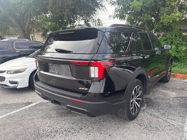 Used 2025 Ford Explorer ST-Line AWD/4WD image 7