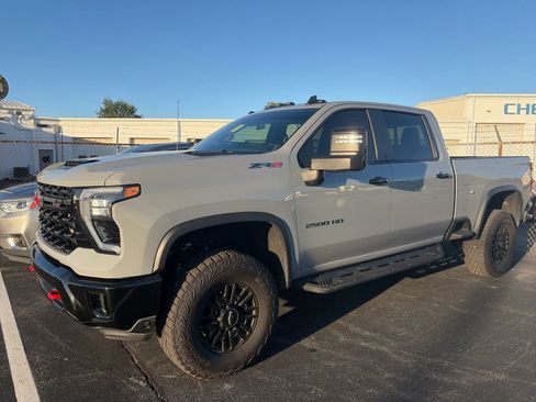 Used 2024 Chevrolet Silverado 2500 ZR2 AWD/4WD image 1