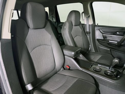 Used 2016 Chevrolet Traverse LT w/ Style and Technology Package FWD image 24