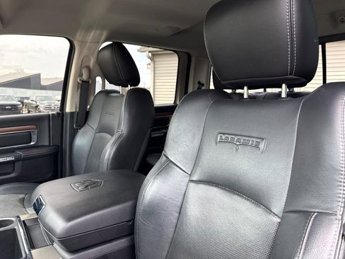 Used 2014 RAM 1500 Laramie w/ Convenience Group AWD/4WD image 17