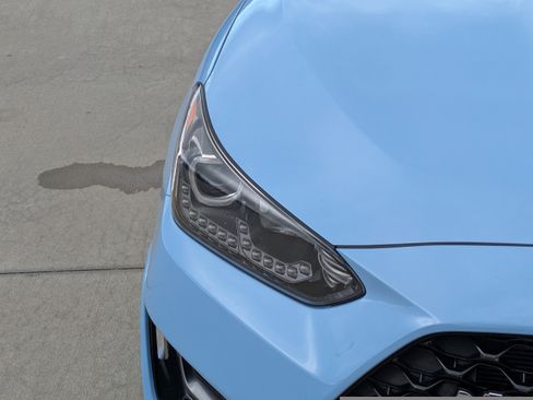 Certified 2022 Hyundai Veloster N FWD image 7