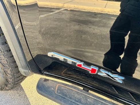 Used 2023 GMC Sierra 1500 AT4X image 13