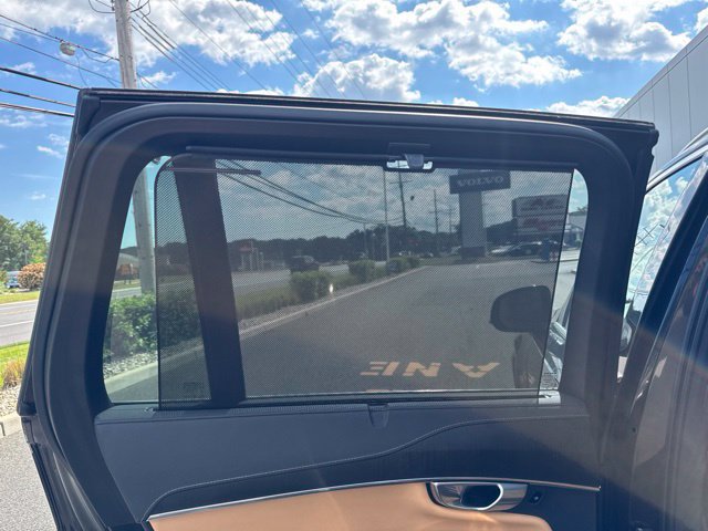 Certified 2023 Volvo XC90 B6 Ultimate w/ Protection Package Premier AWD/4WD image 17