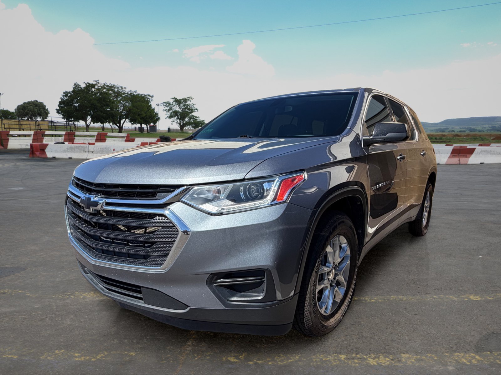 Used 2021 Chevrolet Traverse LS FWD image 5