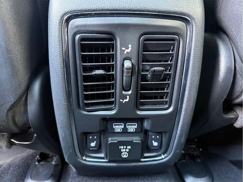 Used 2019 Jeep Grand Cherokee Limited w/ Luxury Group II RWD image 37