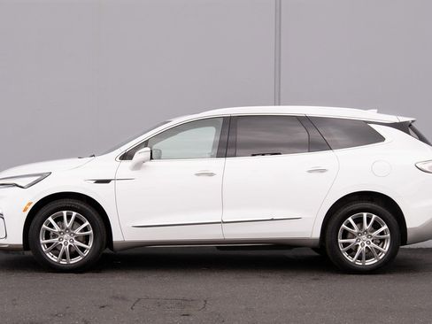 Used 2023 Buick Enclave Premium image 29