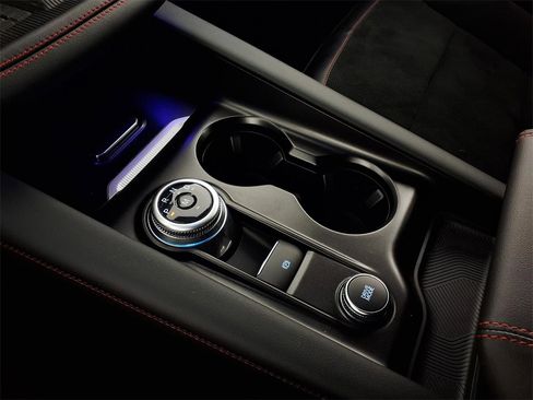 Used 2025 Ford Explorer ST image 23