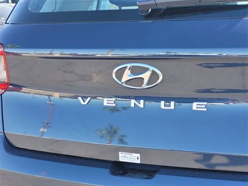 New 2025 Hyundai Venue Limited image 6