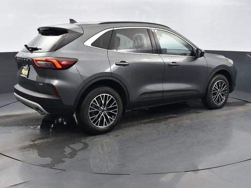 New 2025 Ford Escape SE image 5