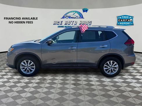Used 2017 Nissan Rogue SV image 4