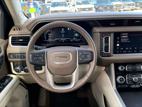 Used 2022 GMC Yukon XL Denali image 5