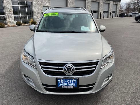 Used 2010 Volkswagen Tiguan S image 12