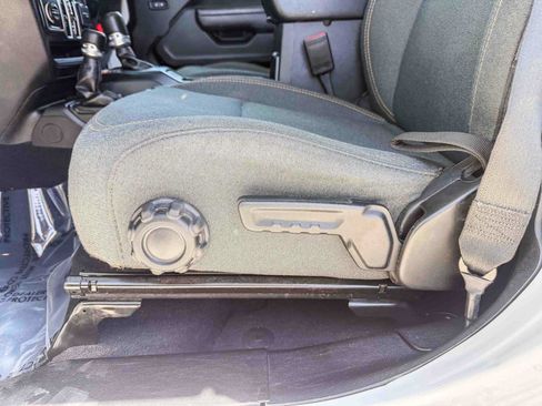 Used 2024 Jeep Wrangler Unlimited Sport AWD/4WD image 21