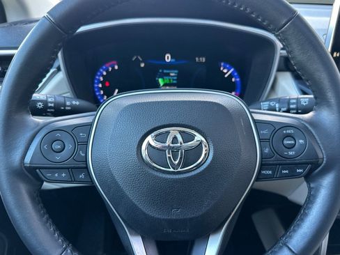 Used 2022 Toyota Corolla Cross XLE image 15