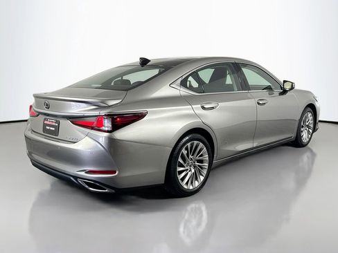 Used 2020 Lexus ES 350 Luxury w/ Accessory Package image 5
