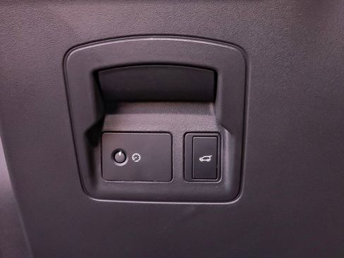 Used 2025 Land Rover Range Rover Velar Dynamic SE image 11