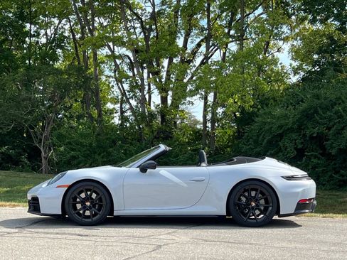 Certified 2025 Porsche 911 Carrera T RWD image 2