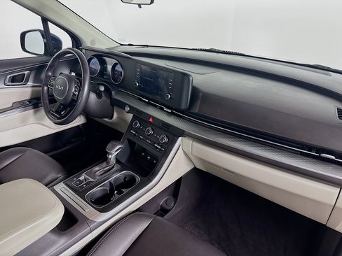 Used 2024 Kia Carnival LX image 37