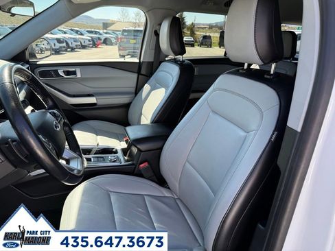 Used 2021 Ford Explorer XLT w/ Equipment Group 202A AWD/4WD image 14