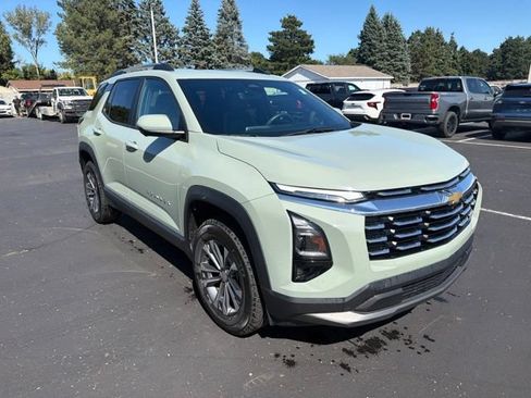 Used 2025 Chevrolet Equinox LT w/ Convenience Package II AWD/4WD image 4