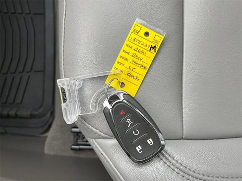 Used 2021 Chevrolet Traverse LT w/ LPO, Cargo Package image 31