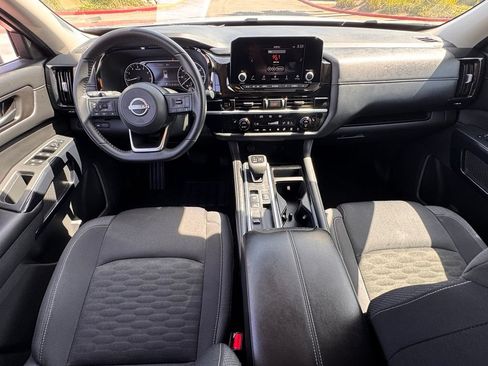 Certified 2025 Nissan Pathfinder SV FWD image 20