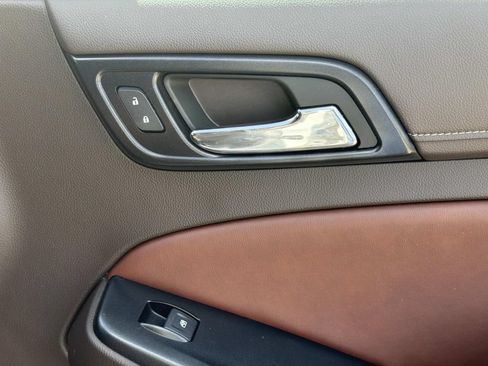 Used 2019 Chevrolet Tahoe Premier RWD image 17