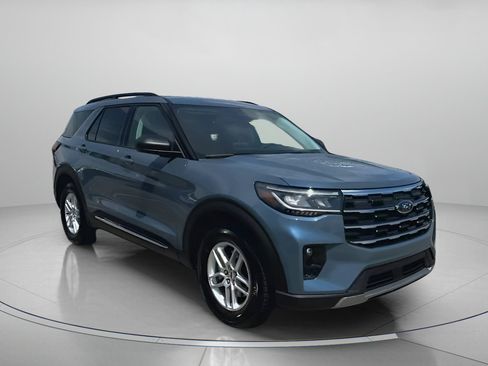 New 2025 Ford Explorer Active w/ Active Comfort Package image 3