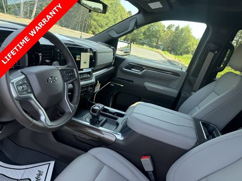 Used 2024 Chevrolet Silverado 1500 LT Trail Boss w/ LT Trail Boss Premium Package image 19