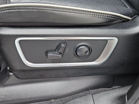Used 2025 RAM 1500 Laramie AWD/4WD image 21