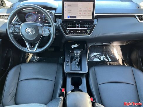 Certified 2026 Toyota Corolla Cross XLE FWD image 16