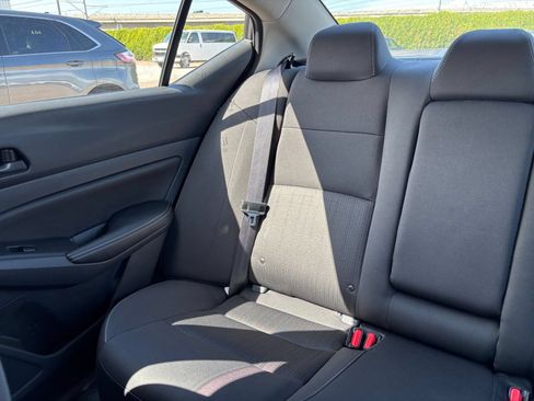 Used 2025 Nissan Altima 2.5 SV FWD image 39