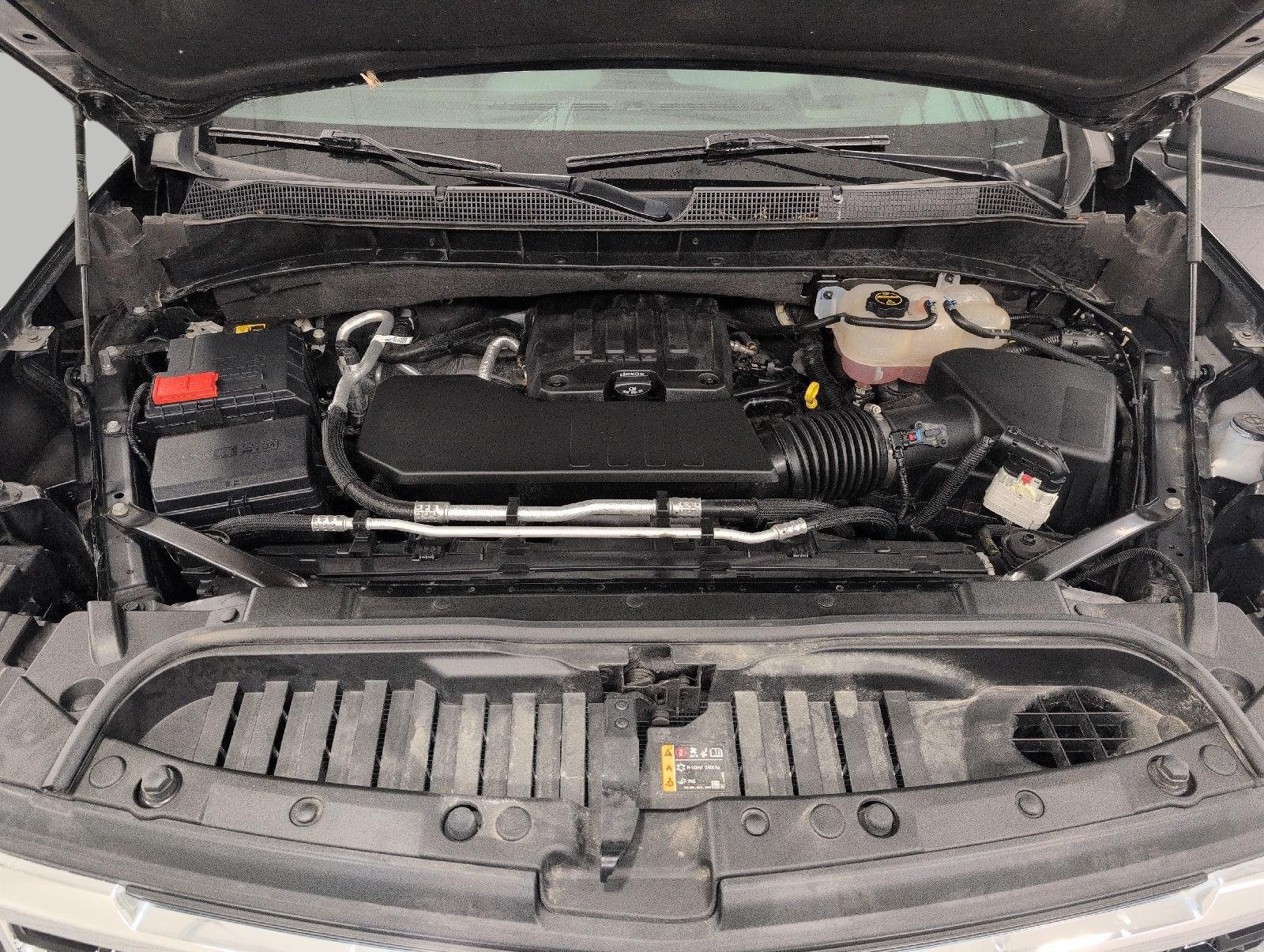 Used 2024 Chevrolet Silverado 1500 LT AWD/4WD image 8