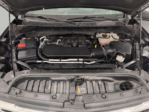 Used 2024 Chevrolet Silverado 1500 LT AWD/4WD image 8