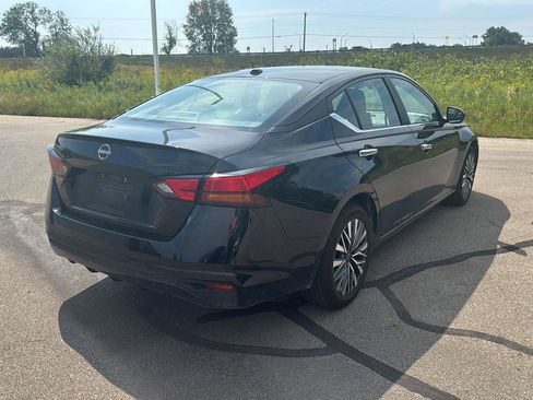 Used 2025 Nissan Altima 2.5 SV FWD image 5