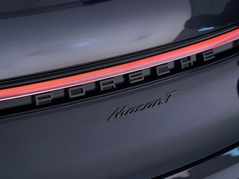 Used 2026 Porsche Macan AWD/4WD image 14