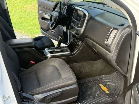 Used 2018 Chevrolet Colorado LT w/ Safety Package RWD image 7