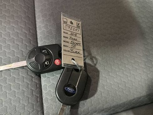 Used 2018 Ford Escape SE AWD/4WD image 29