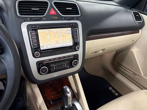 Used 2012 Volkswagen Eos Executive image 43