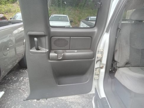 Used 2004 Chevrolet Silverado 2500 4x4 Extended Cab image 6