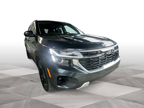 Used 2025 Kia Seltos S FWD image 2