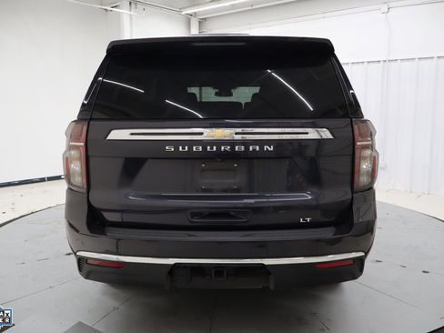 Used 2024 Chevrolet Suburban LT image 4