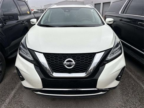 Used 2019 Nissan Murano Platinum image 2