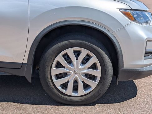 Used 2018 Nissan Rogue S AWD/4WD image 10