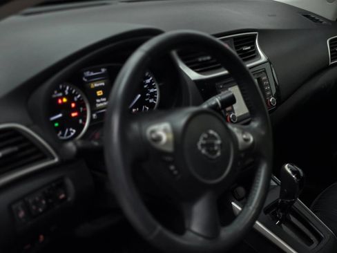 Used 2016 Nissan Sentra SV w/ Driver's Assist Package image 13